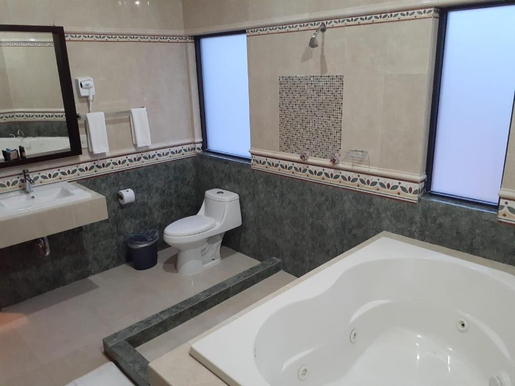 Hotel Candelero Yuriria Buitenkant foto