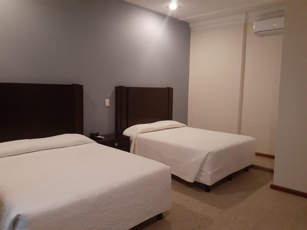 Hotel Candelero Yuriria Buitenkant foto